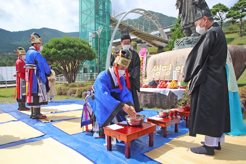 산청한방약초축제 산신제 및 추모제